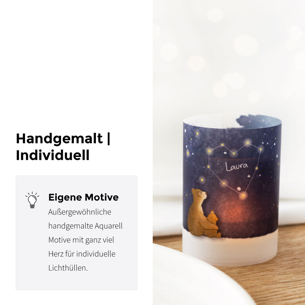 Lichthülle mit eigenem Namen und Aquarellmotiv, ideal als persönliches Erinnerungsstück oder Trostspender für Sternenkind-Eltern.