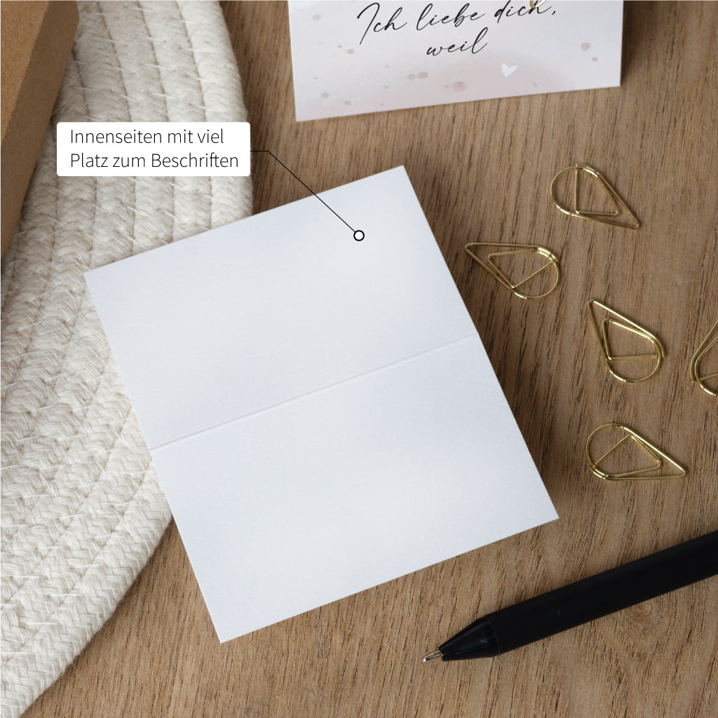 Geöffnete Klappkarte mit viel Platz zum Beschriften auf der Innenseite – für persönliche Liebesbotschaften zum Hochzeitstag oder Valentinstag.