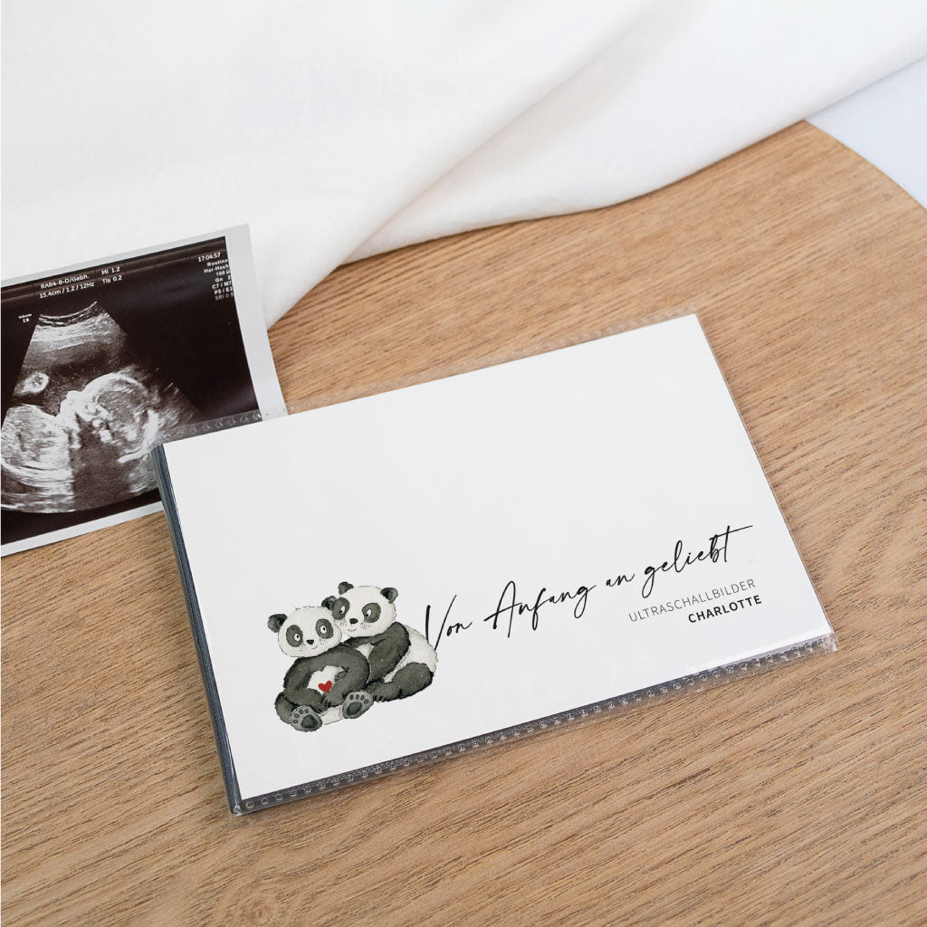 Ultraschallbilder Aufbewahrung Album für Fotos – Schwangerschaft Geschenk mit handgemalten Pandas, Schutz für Bilder in transparenter Hülle, personalisierbar mit Name.