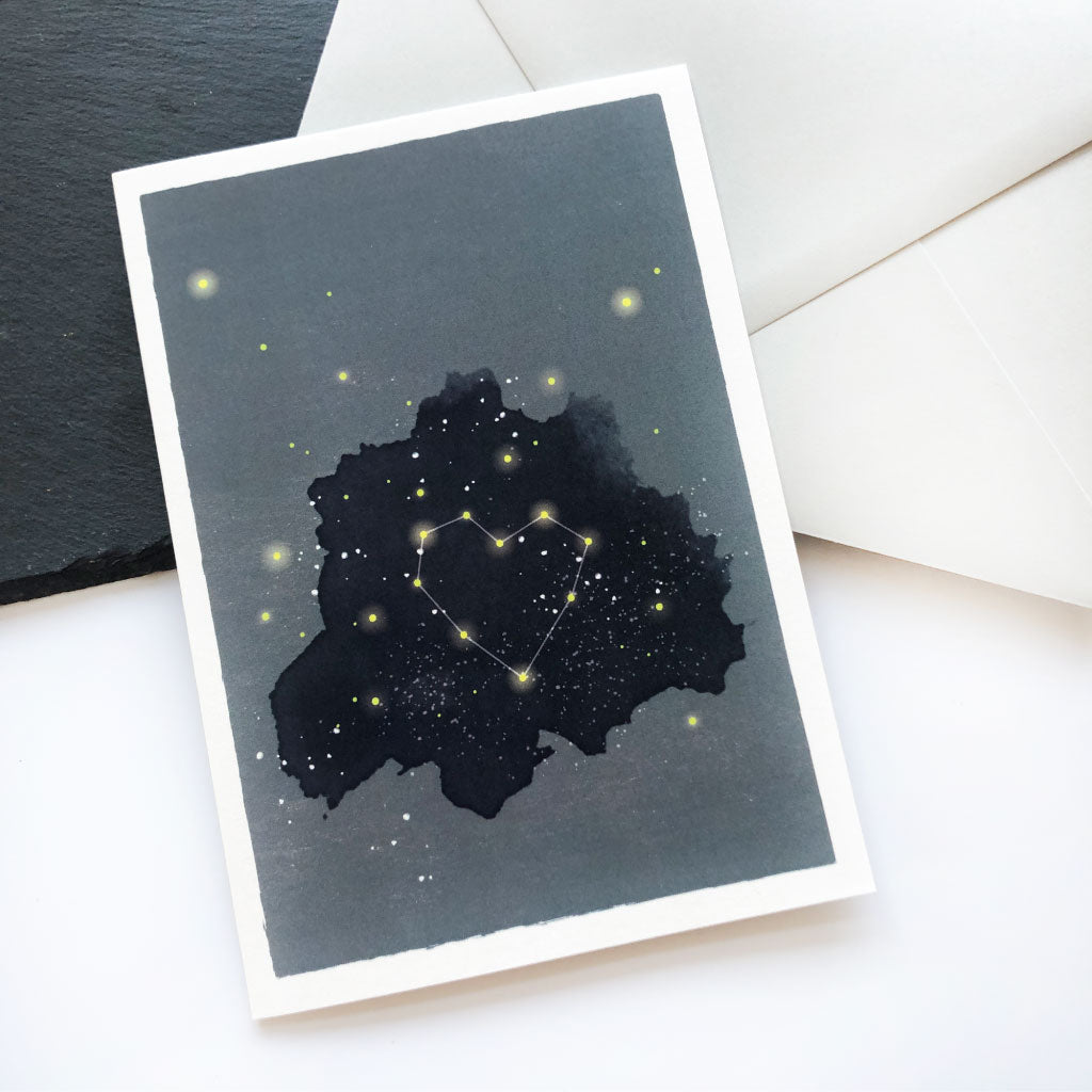 Trauergeschenk Karte mit Motiv Herz aus Sternen vor dunkelblauem Himmel
